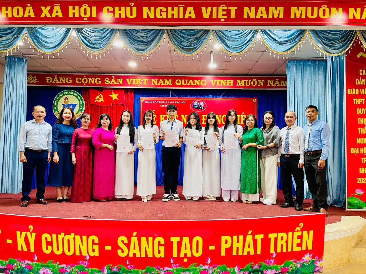 BCH VÀ ĐV MỚI